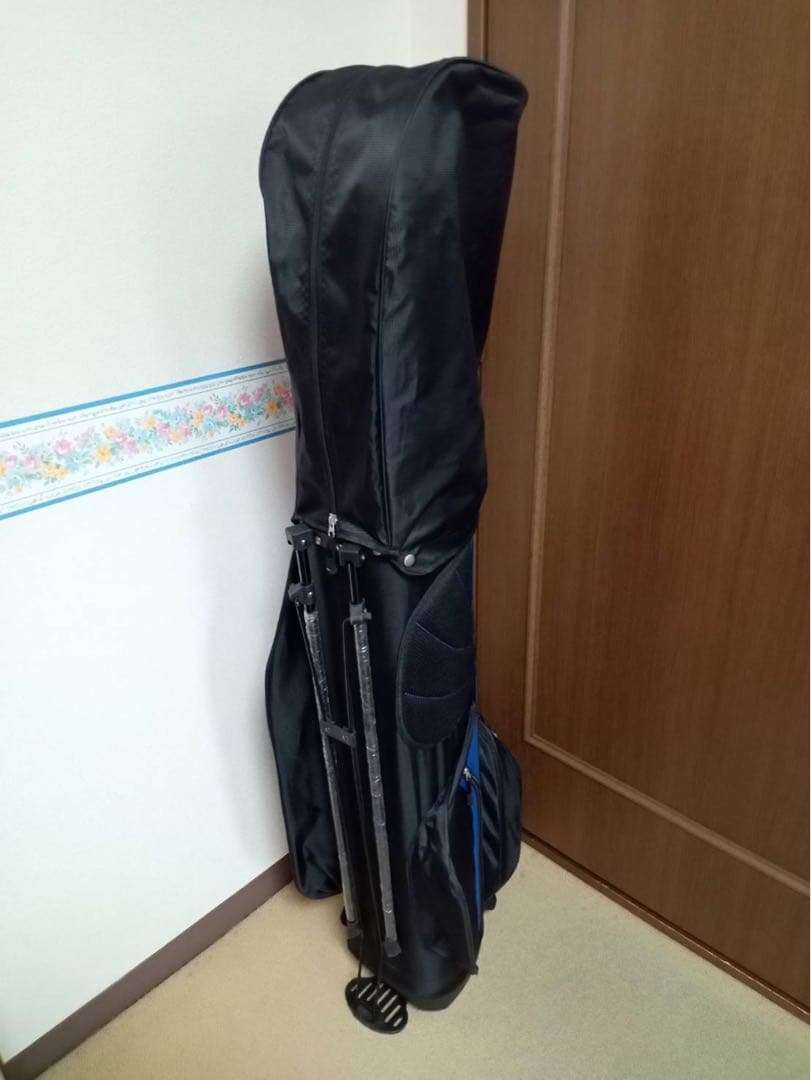 未使用　ゴルフバッグ・キャディバッグ 黒/青