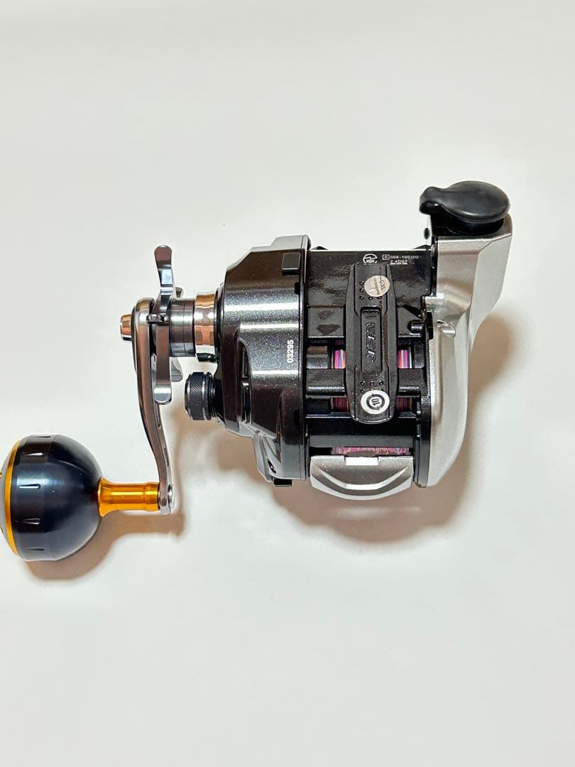 シマノ フォースマスター800 夢屋ハンドルノブ　巻上8.7㎞ 通電時間55時間