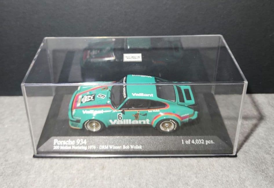 ミニチャンプス 1/43スケール ポルシェ934