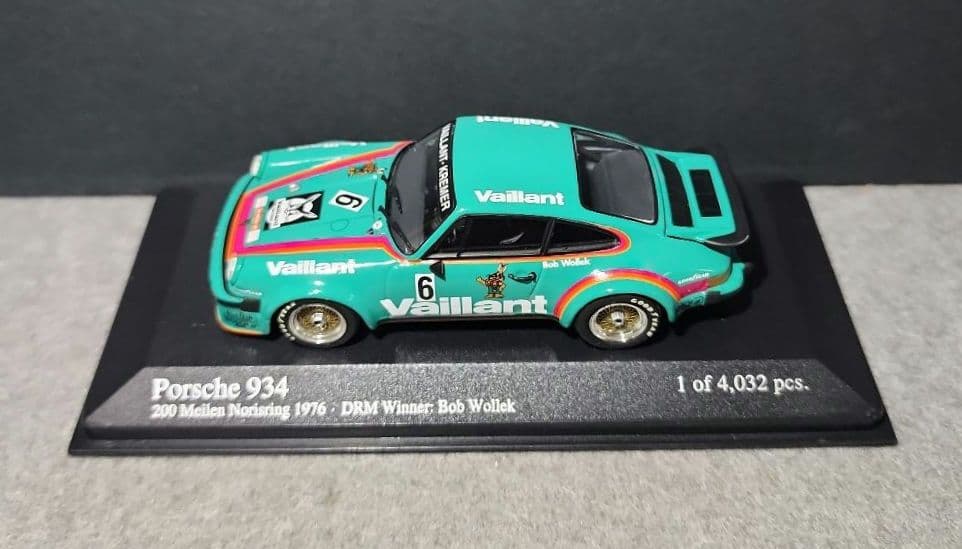 ミニチャンプス 1/43スケール ポルシェ934