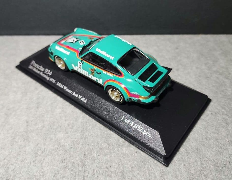 ミニチャンプス 1/43スケール ポルシェ934