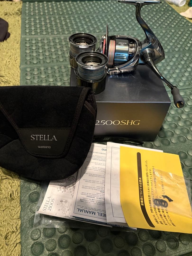 [美品]22ステラ　2500SHG 予備スプール2つ付き