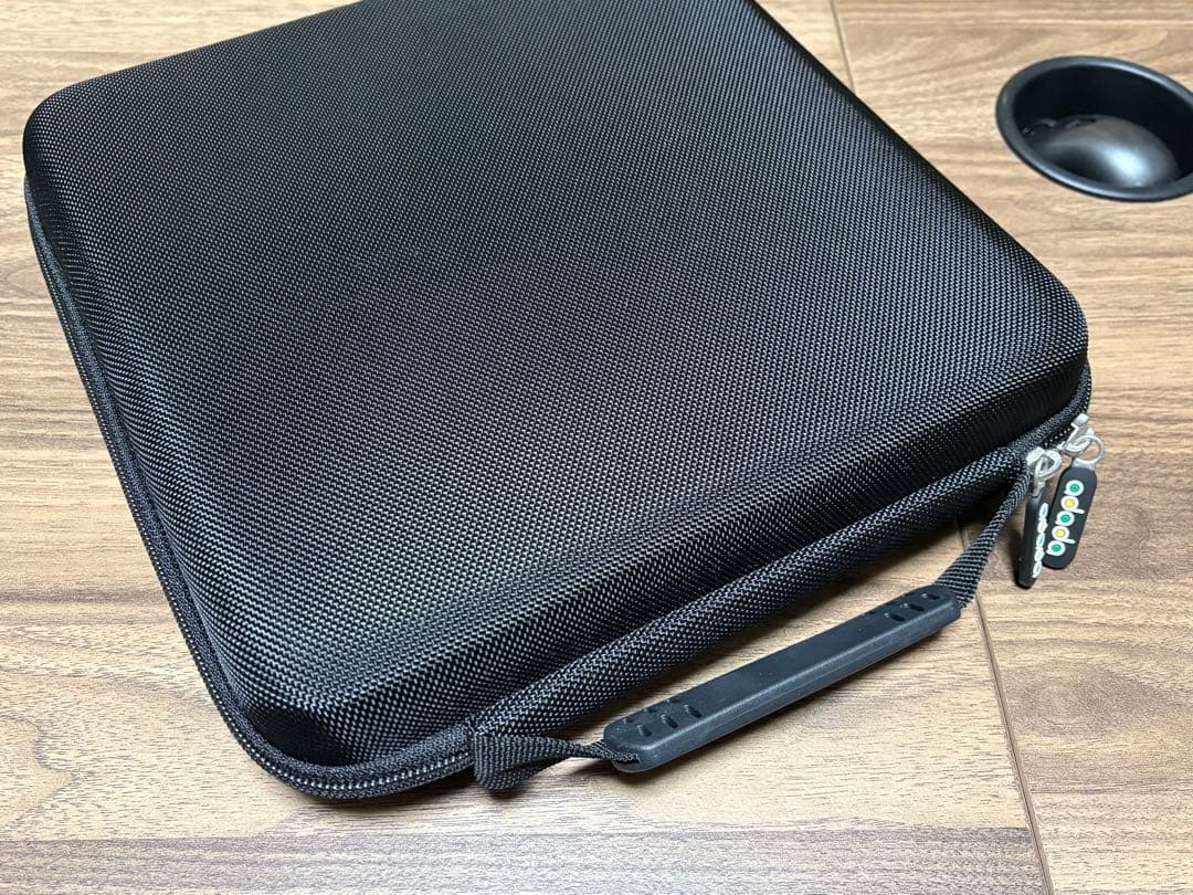 AKAI APC mini 収納ケース付 MIDIコントローラー