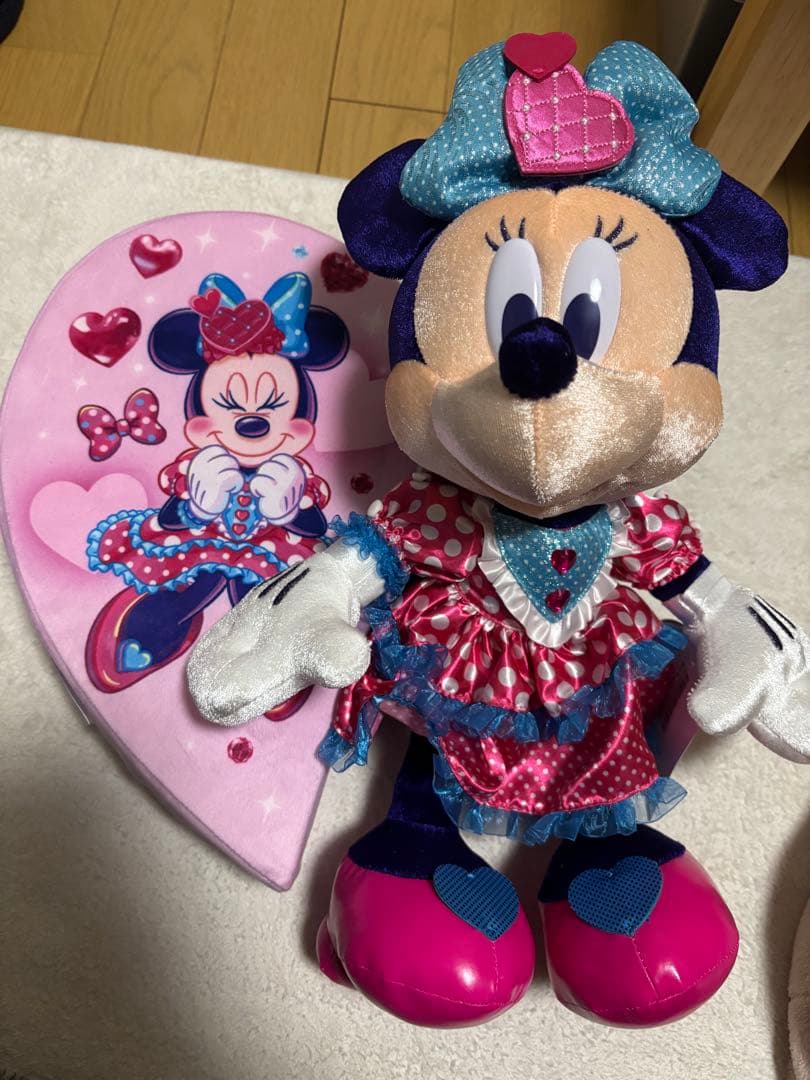 ディズニーパルパルーザ ミニーのファンダーランドぬいぐるみ、ポータブルクッション