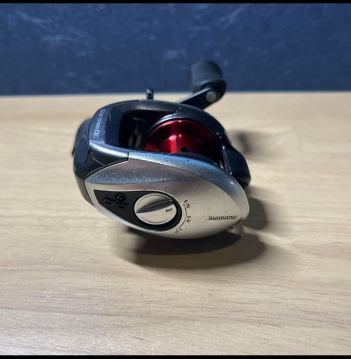 スコーピオンDC 右ハンドル　SHIMANOベイトリール