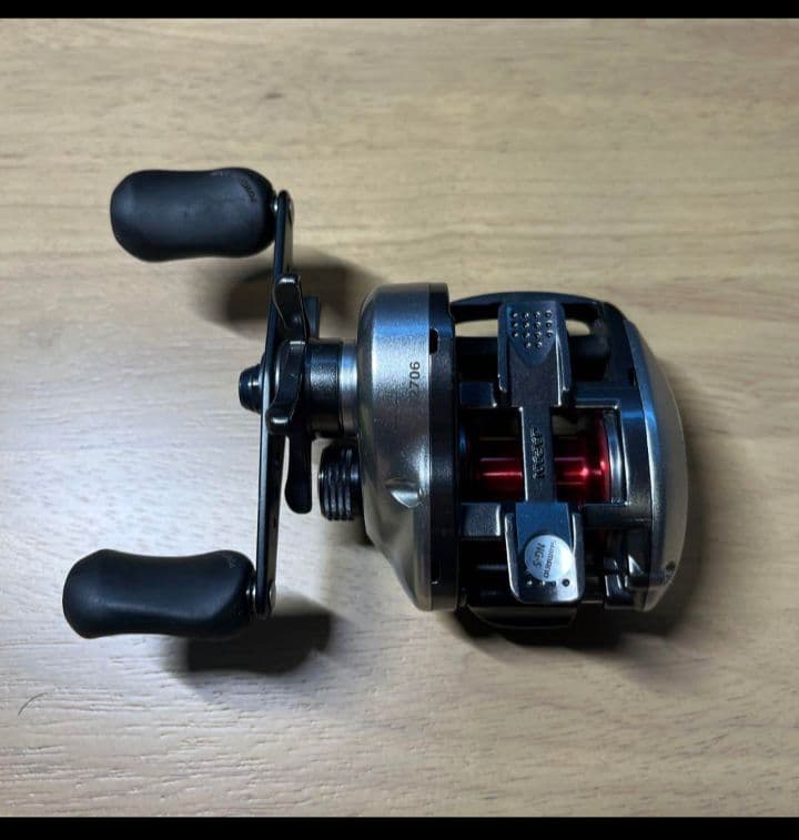 スコーピオンDC 右ハンドル　SHIMANOベイトリール