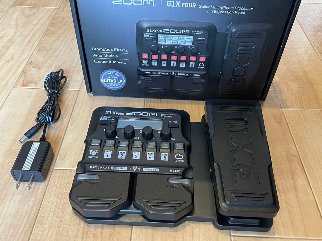 エレキギター用マルチエフェクター　zoom G1X FOUR ACアダプター付