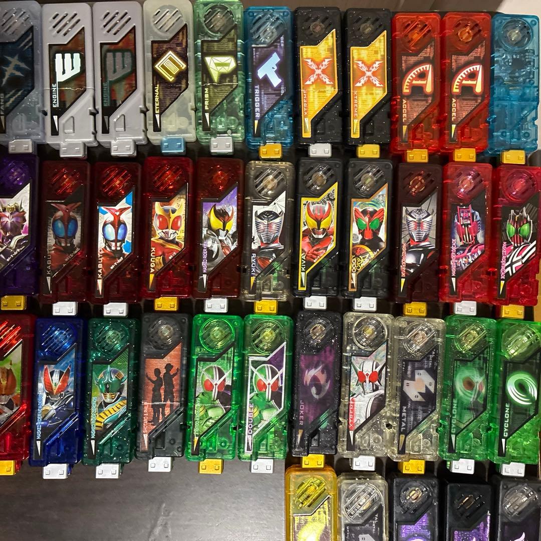 【値引き中】スタッグフォン付　仮面ライダーW ガイアメモリ まとめ売り 59個