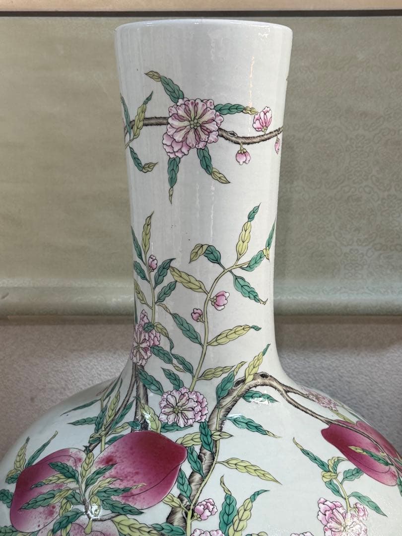 中国　粉彩　九桃紋天球瓶　大清乾隆年製　送料込み260117