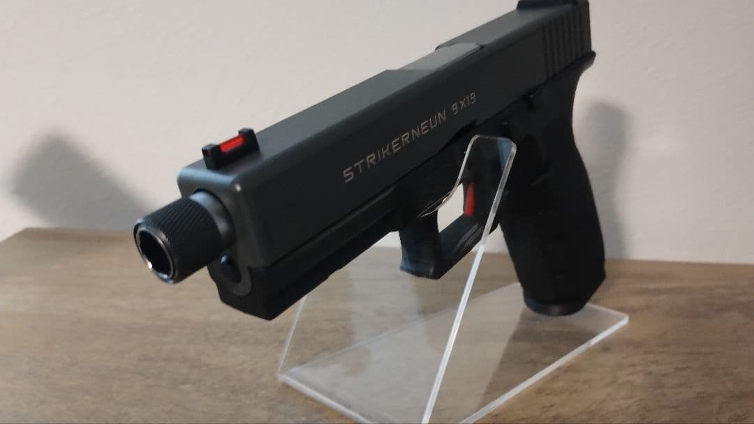 ストライカー 9 ガスブローバック カーボネイト