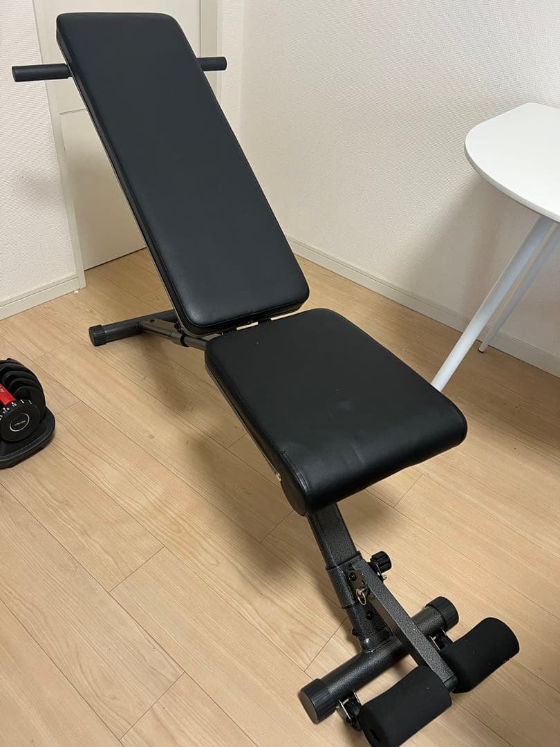 可変式トレーニングベンチとダンベルセット
