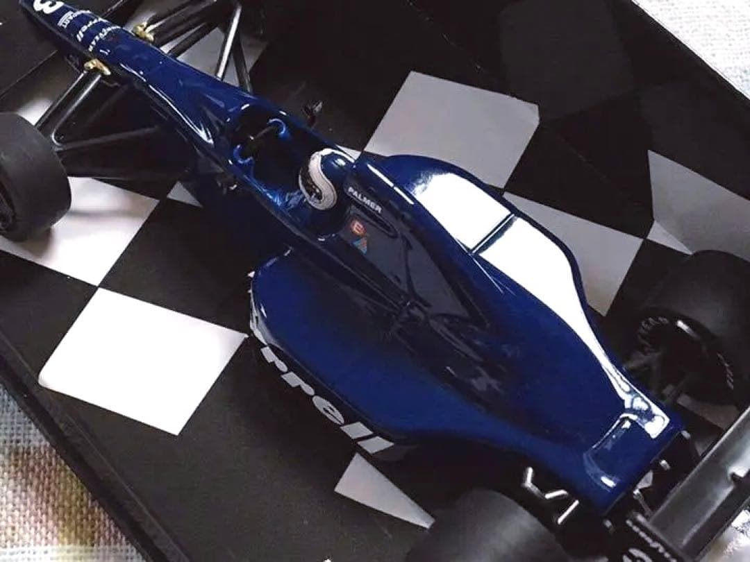 シリアル良番！ ミニチャンプス 1/43 ティレル018 世界1056個限定