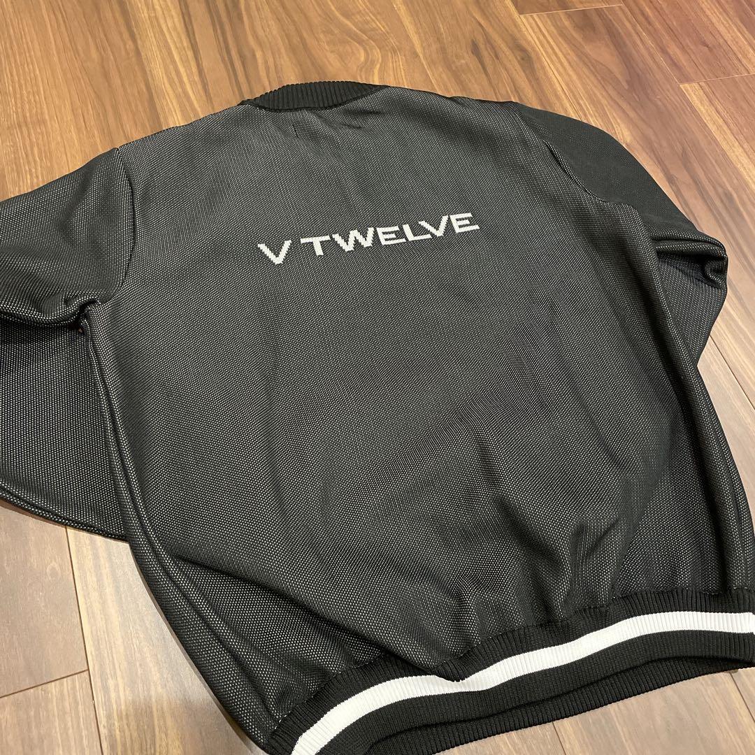 V12 ニット　ディズニー　ミッキー