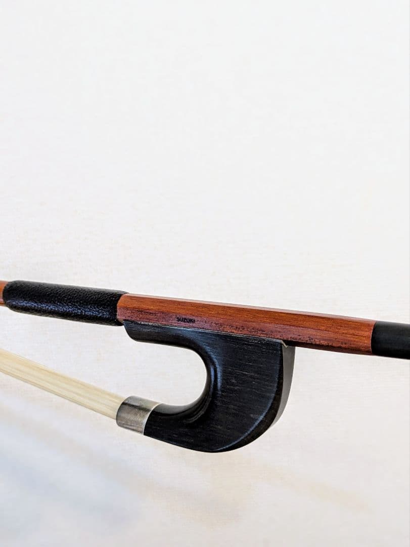 7月最終価格！コントラバス弓 SUZUKI No4200 ジャーマン ケース付