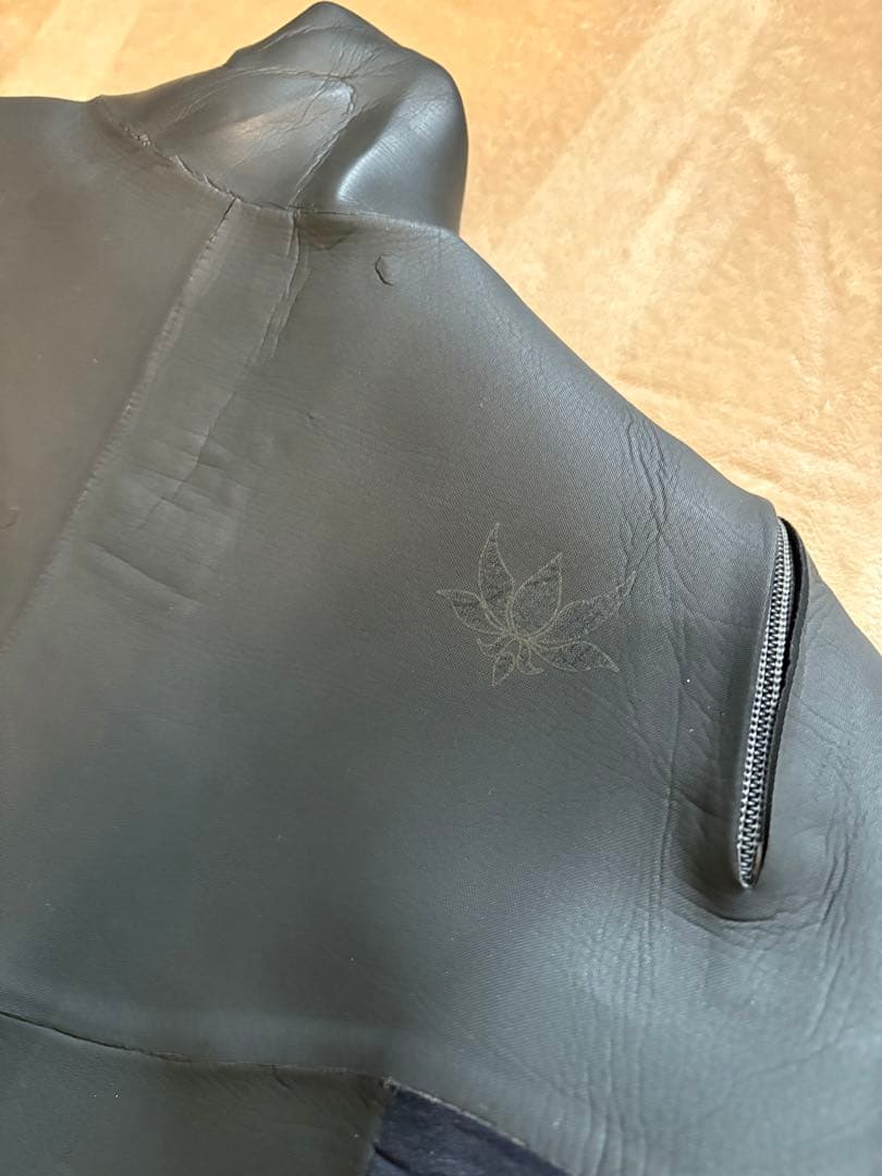 限定値下中★アックスクラッシック セミドライ3ミリ Lサイズ相当