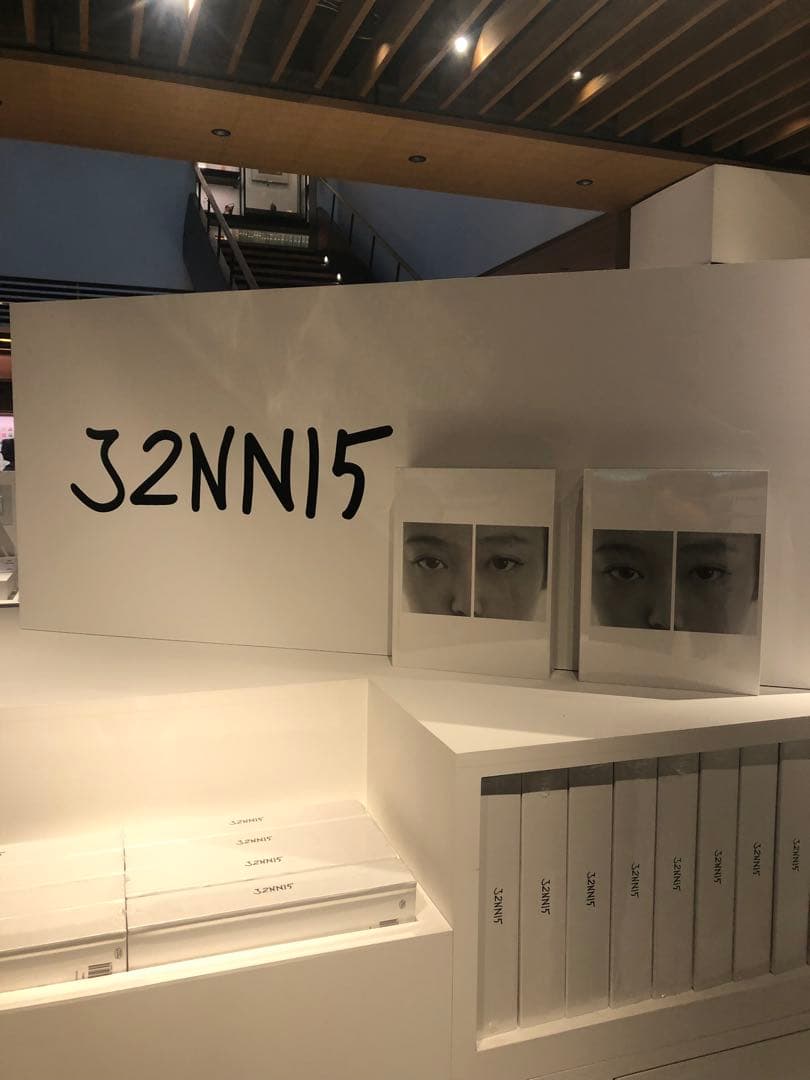 JENNIE 写真展 <J2NNI5> POPUP Photobookシール付き