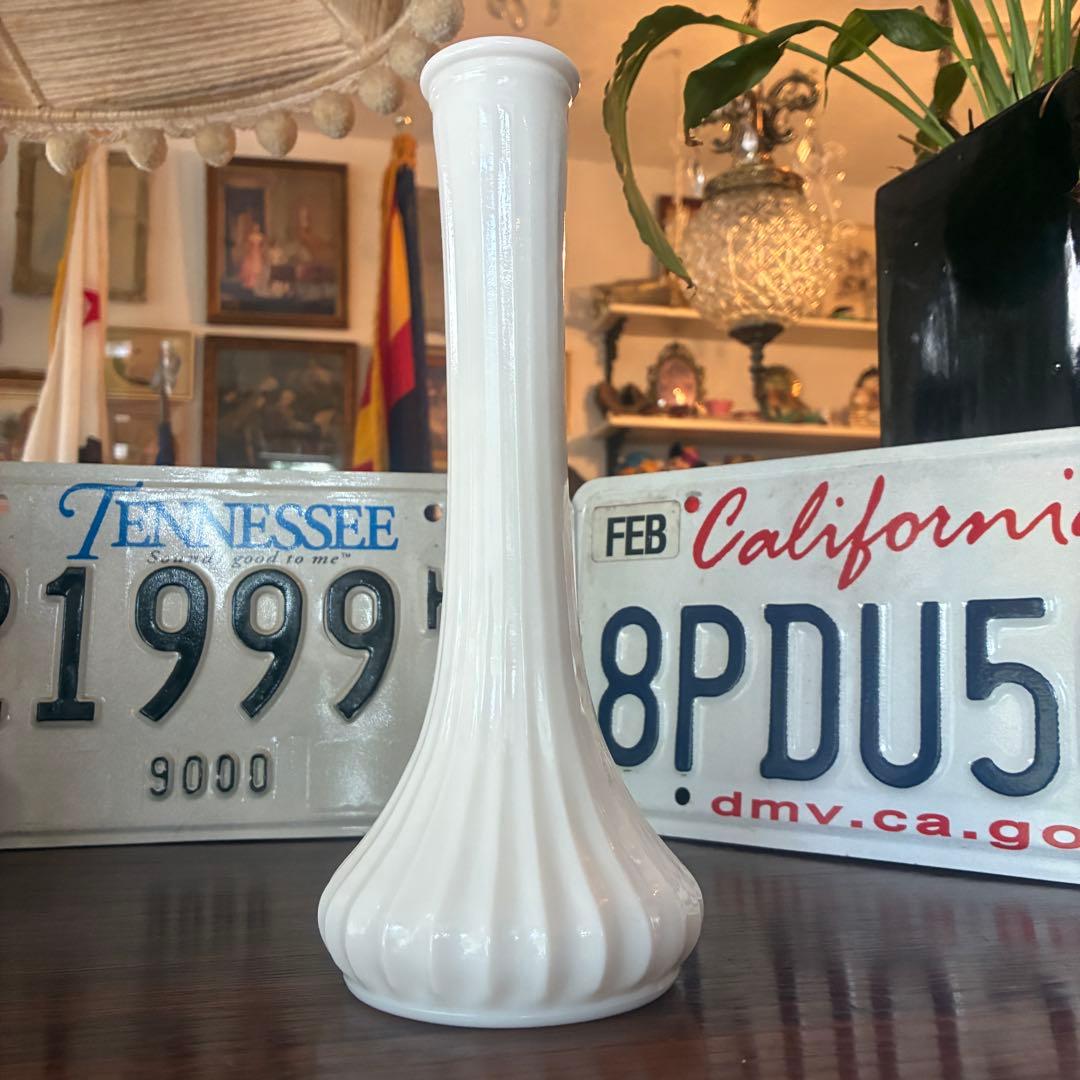 貴重！60's〜70's アメリカアンティーク　ミルクガラス花瓶 インテリア雑貨