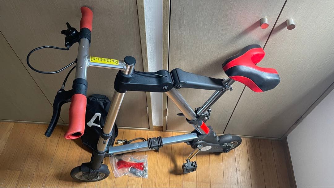 A-bike 折りたたみ自転車 8インチブラック レッド