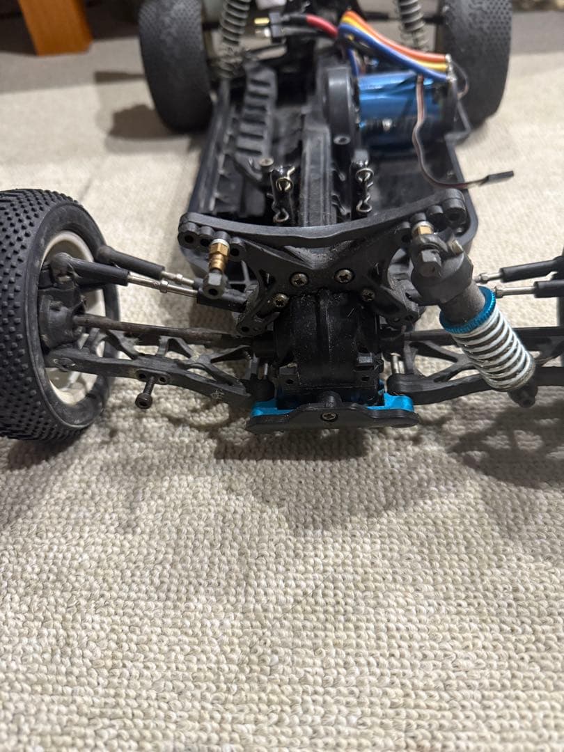 【1】旧車　シャーシ　当時物　ラジコン　車　タイヤ付き