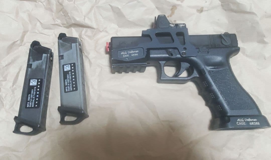 東京マルイ Glock 18C ガスブローバック カスタム マガジン付き