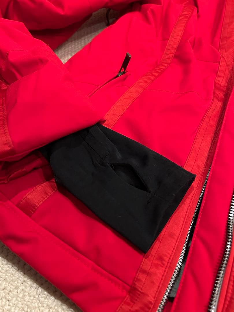 Obermeyerオーバーマイヤーのレディーススキージャケット。USサイズ4