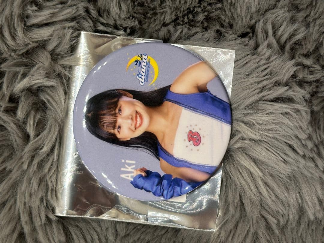 こ*た様 ベイスターズ　diana Aki 直筆サインボール 20th缶バッジ