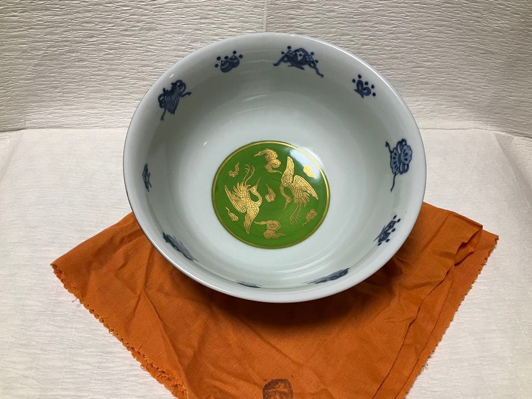 林淡幽　鶸金蘭手雲鶴紋鉢　五山窯　菓子鉢　共箱　宝尽くし柄