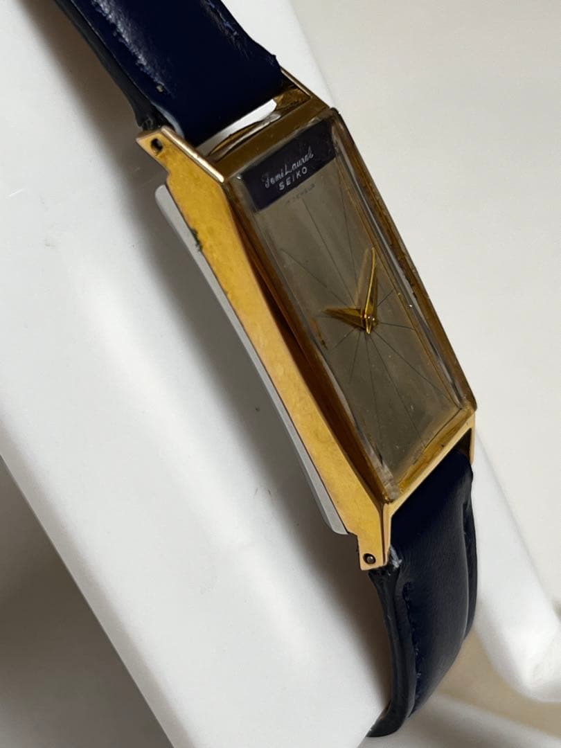 アンティーク手巻きレディース腕時計　セイコー　フェミローレル