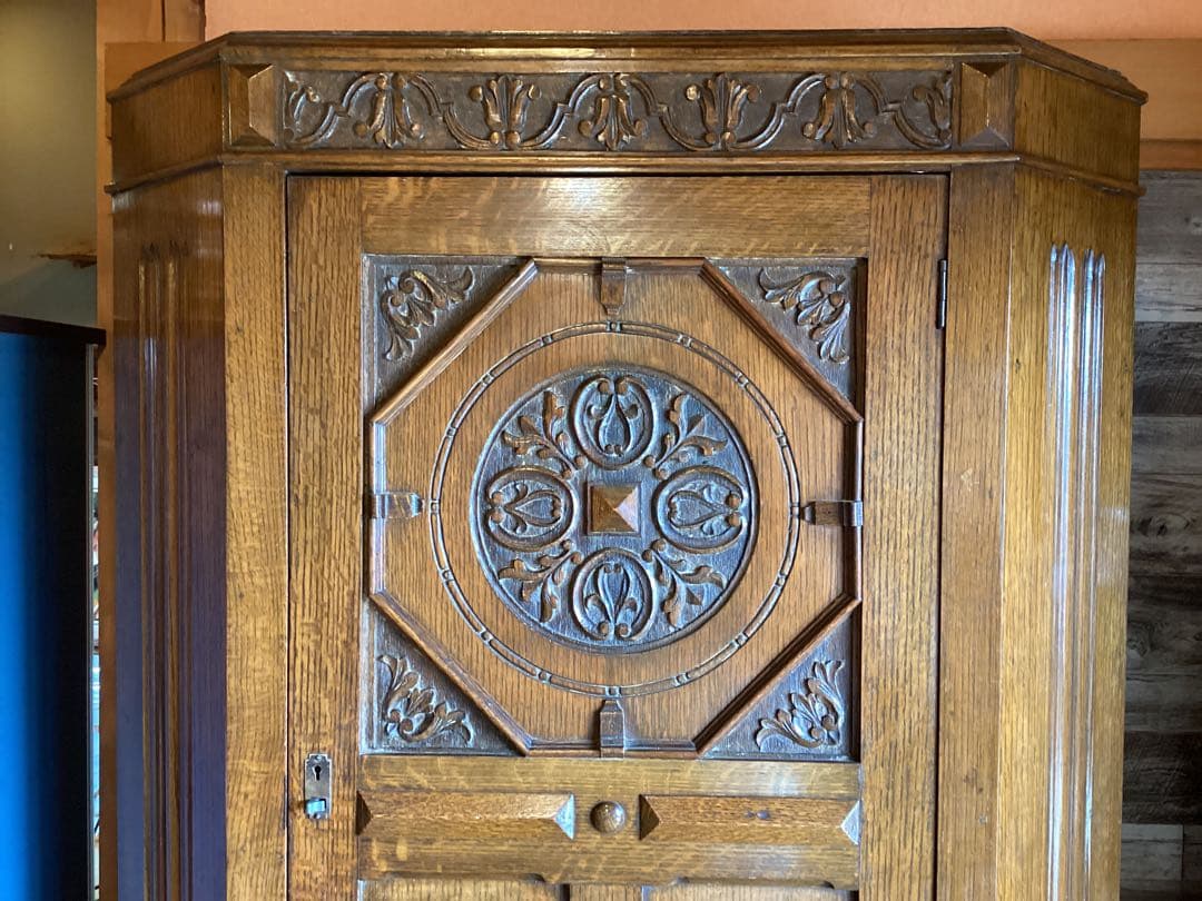 英国　アンティーク　ワードローブ　クローゼット　木製