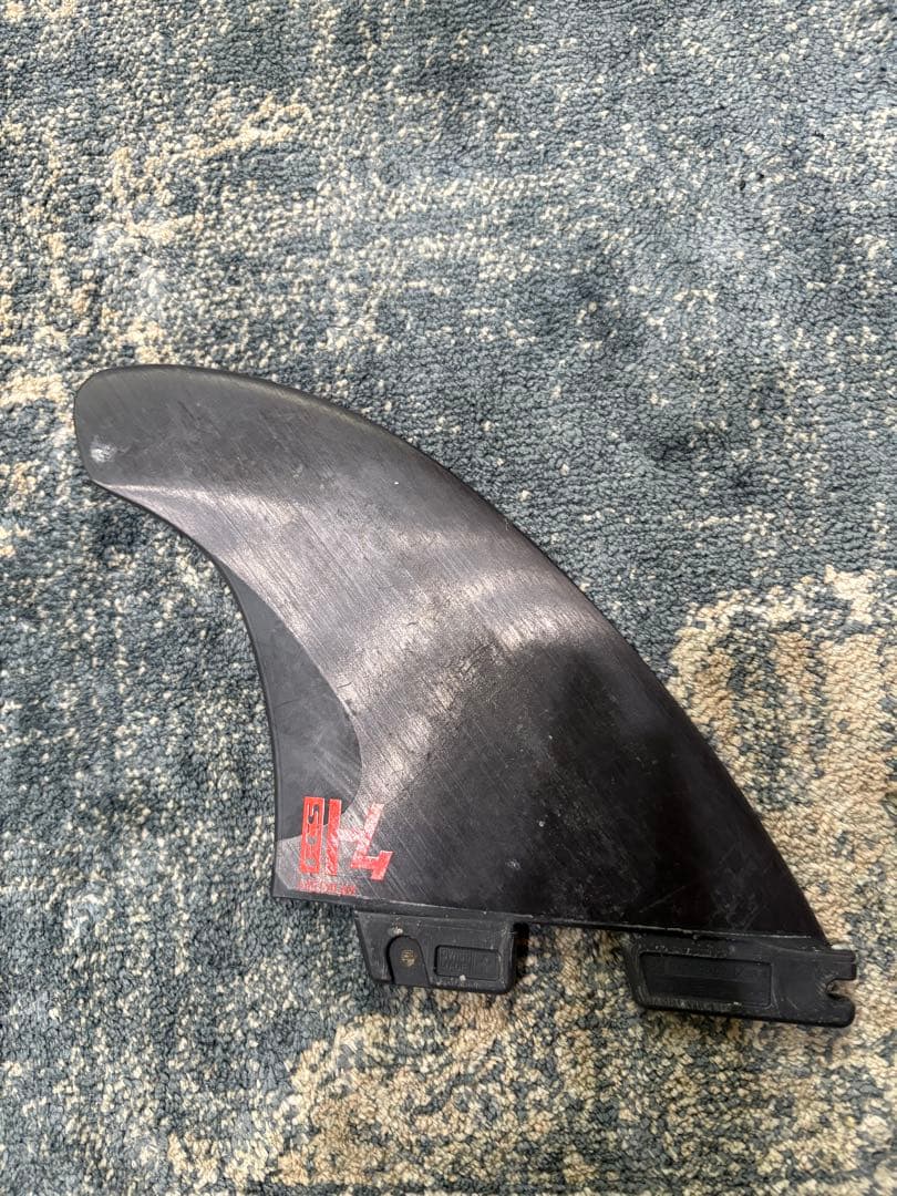 H4フィン、Mサイズトライフィンカーボン素材　FCS2