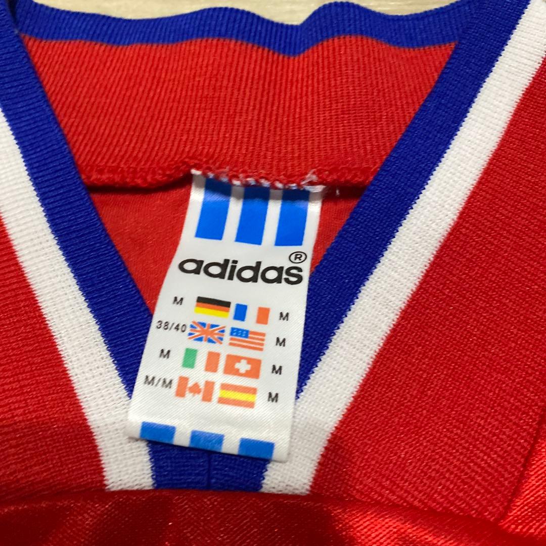 FC Bayern München 赤 シャツ