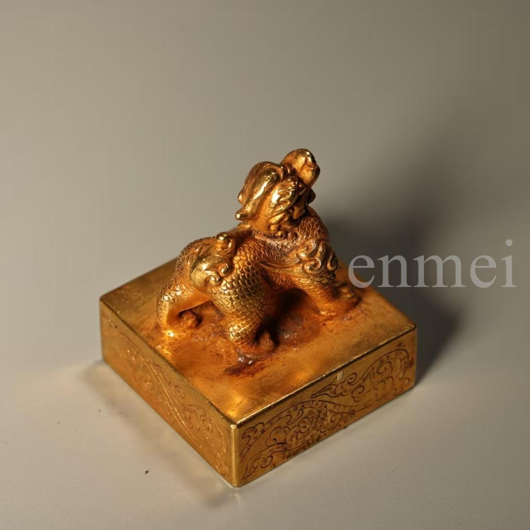 中国古美術・珍品旧藏・ 鎏金麒麟印章・高浮彫鏨刻・純銅製・木箱付・置物・風水開運