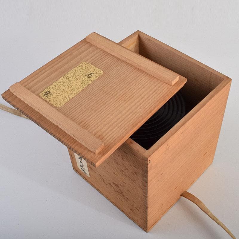 茶道具　黒漆　老松蒔絵　足付に段丸重　重箱　時代箱　C　8893