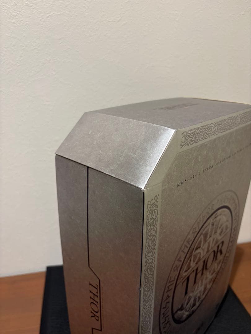 ホットトイズ　THOR THE DARK WORLD