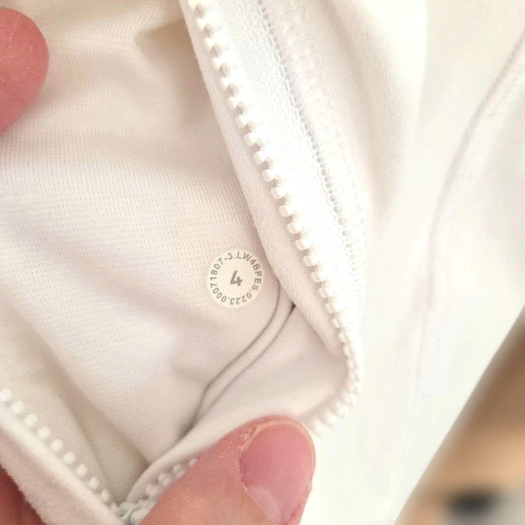 ルルレモン　Defineジャケット　Nulu 4 オフホワイト