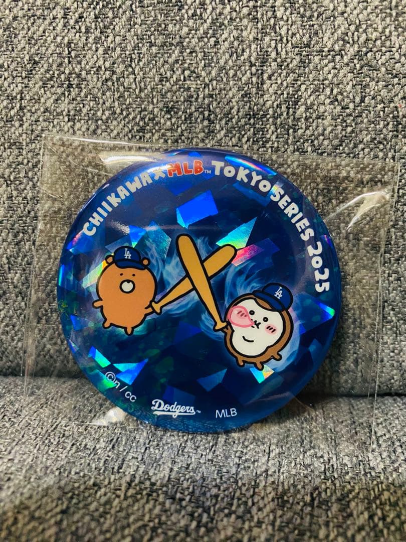 ちいかわ　MLB TOKYO SELIES ホログラム缶バッジ　全11種コンプ