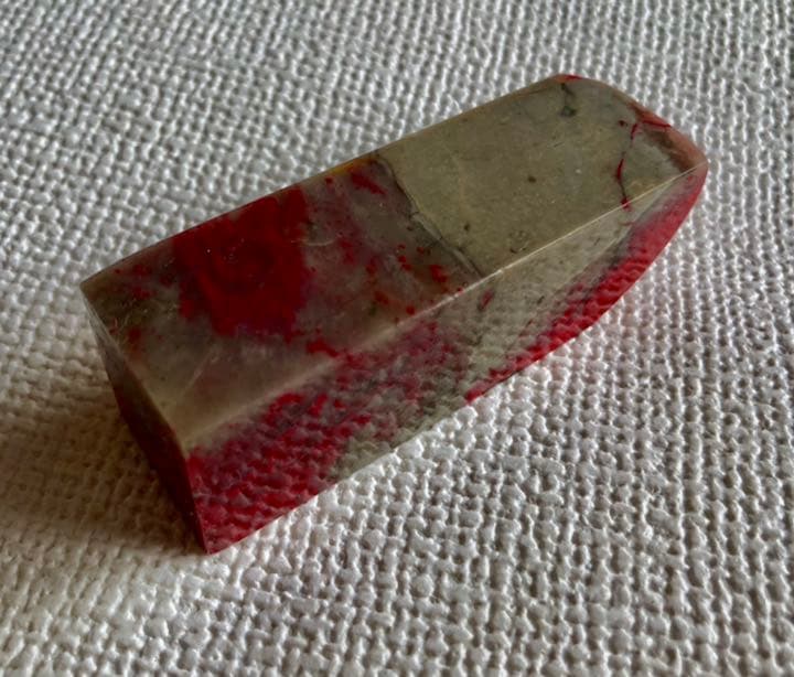 昌化鶏血石（しょうかけいけつせき）稀少貴重の高い天然印石