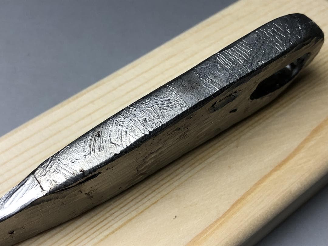 アルタイ隕石 使用 天鉄刀 刀型オブジェ・一点物 170g 共箱