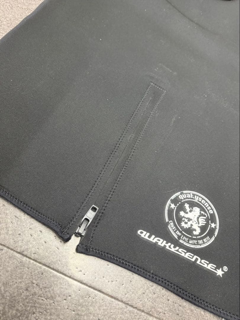 QUAKYSENSE 96 ツアーコート