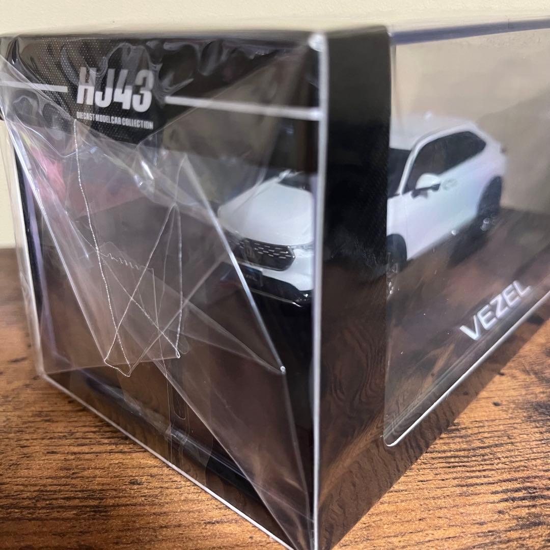 ホビージャパン 1/43 VEZEL プレミアムサンライトホワイトパールヴェゼル