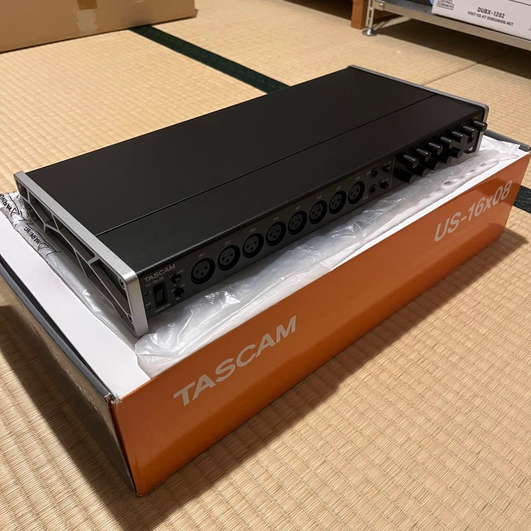TASCAM US-16x08 オーディオインターフェイス