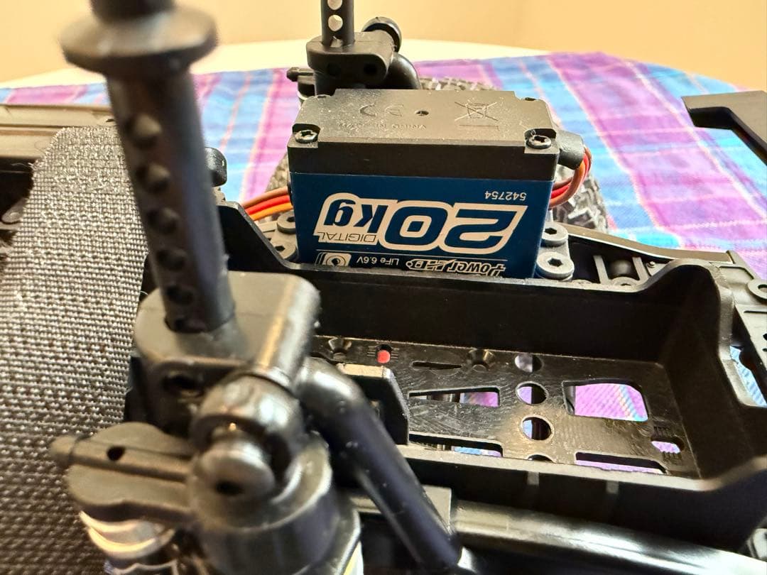 ホビーラジコン axial SCX10 II 2000 JEEP CHEROKEE