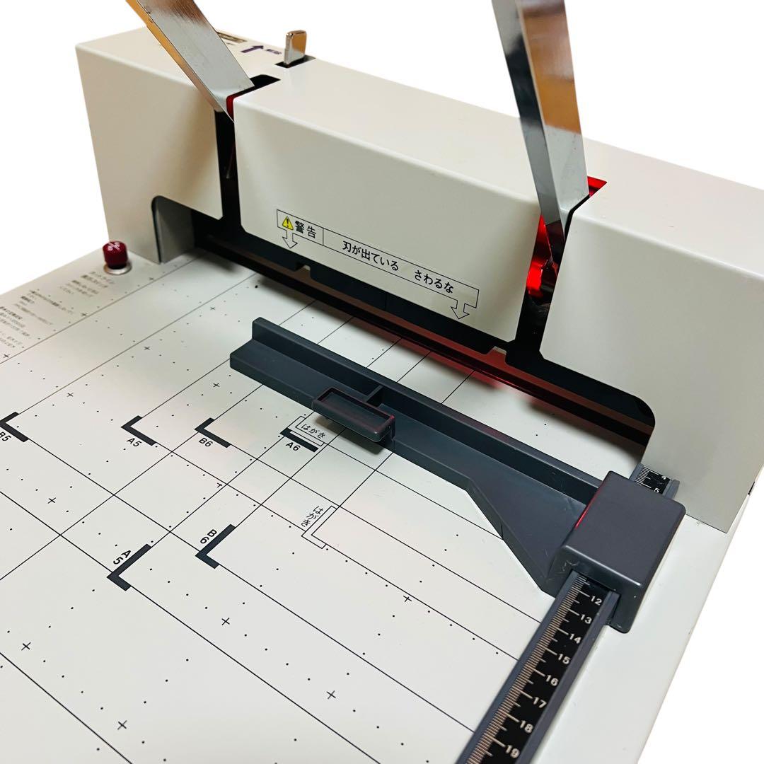 PLUS 手動裁断機 裁断幅A4 PK-513L