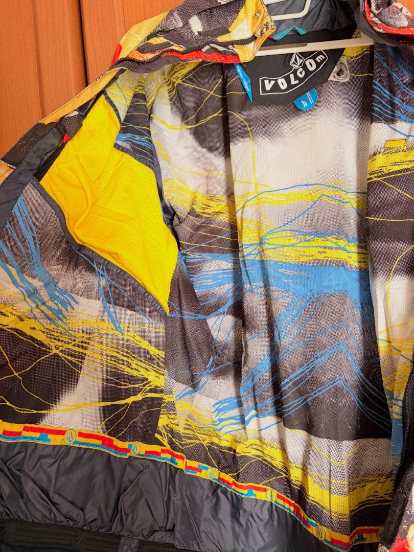 VOLCOM スノーボードウェア　上下セット　Lサイズ