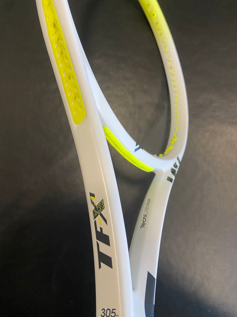 TECNIFIBRE TF-X1 305 グリップ2