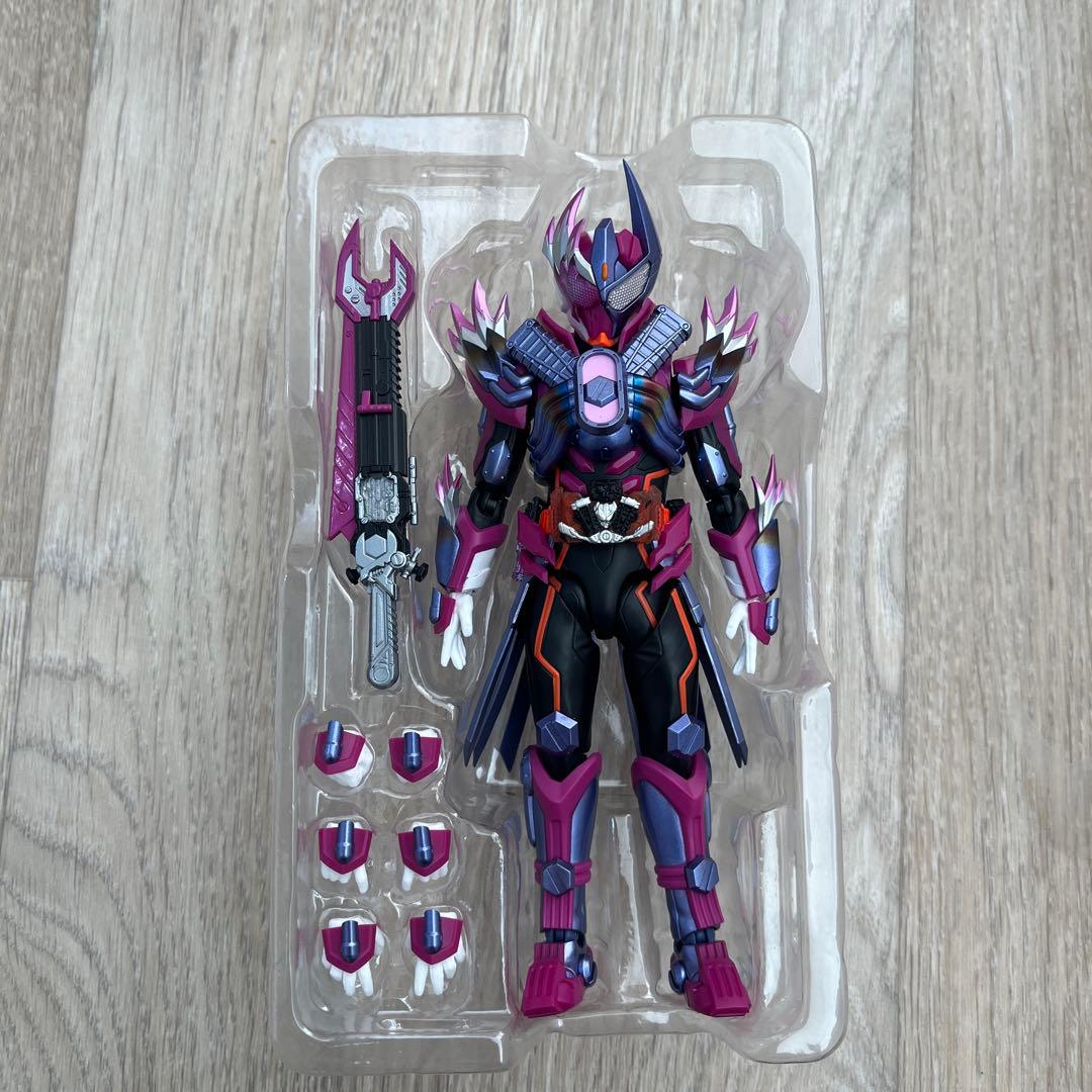S.H.Figuarts 仮面ライダーヴァルバラド マジェード セット