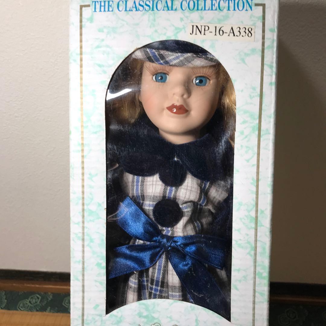 ポーセリンドール　porcelain doll