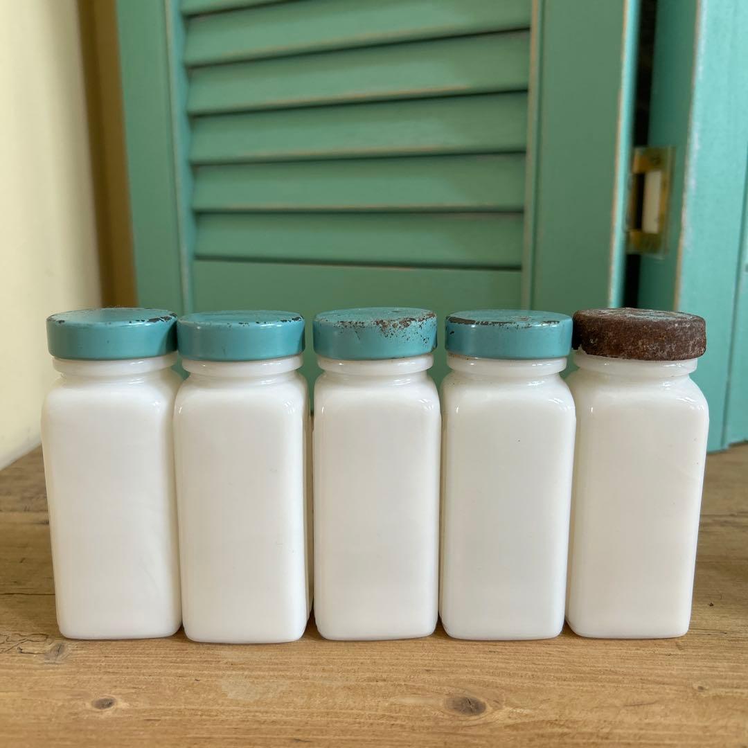 アンティーク　グリフィス　スパイスジャーセット ミルクガラス　ターコイズブルー