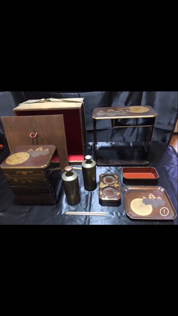 江戸時代　野弁当　重箱　蒔絵提重　骨董　五七桐と菊紋！豪華！