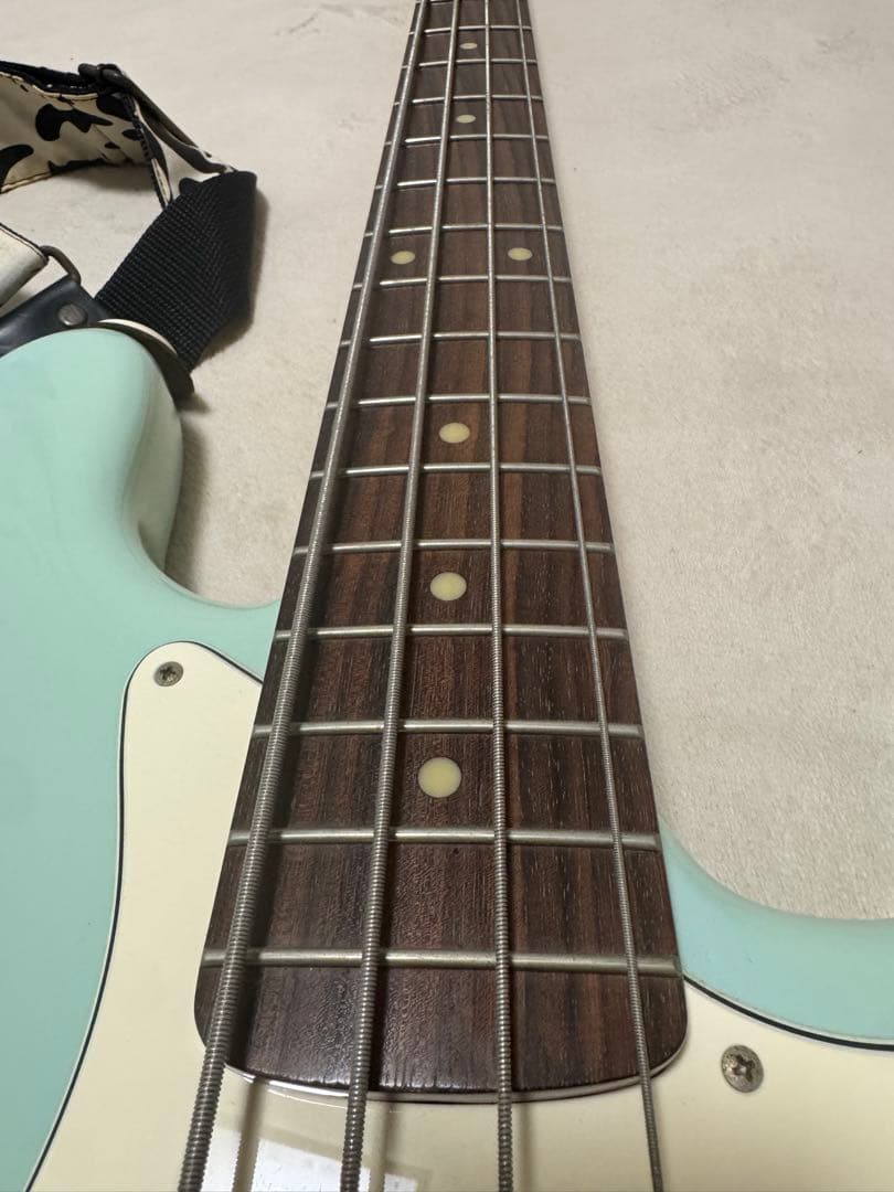 Edwards エレキベース ミントグリーン ストラップ付き